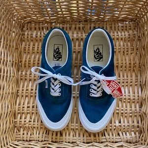 Vans Velvet Sneakers
